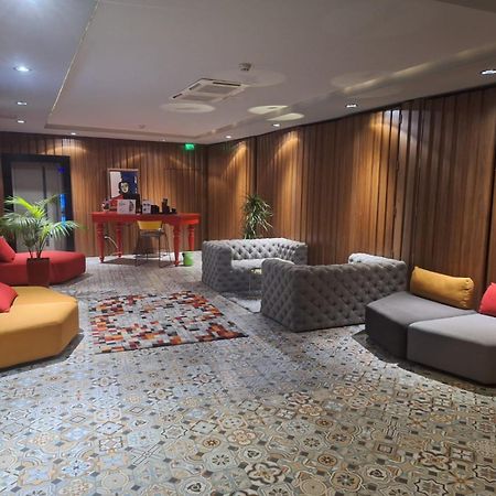 فندق Next Door Park سكوبجي المظهر الخارجي الصورة
